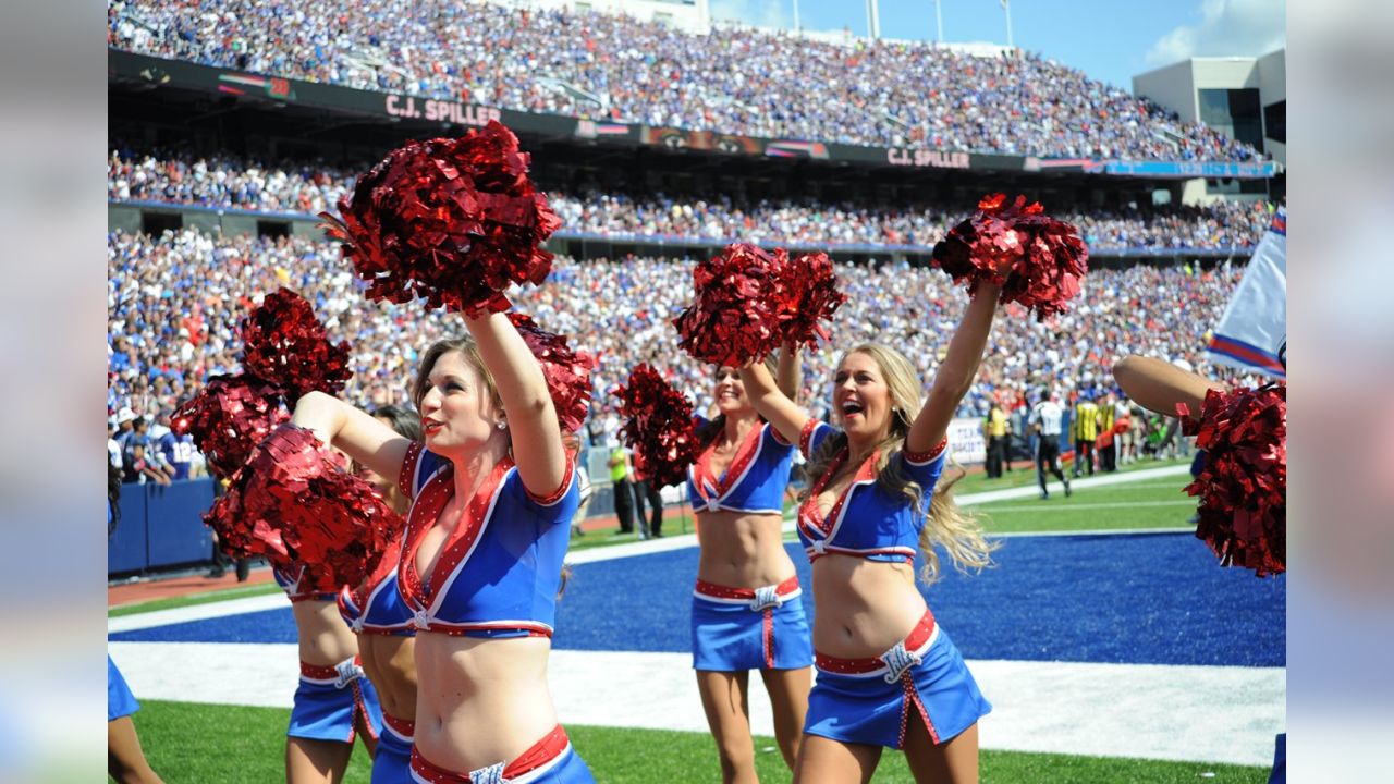 248 The Buffalo Jills Photos & High Res Pictures - Getty Images