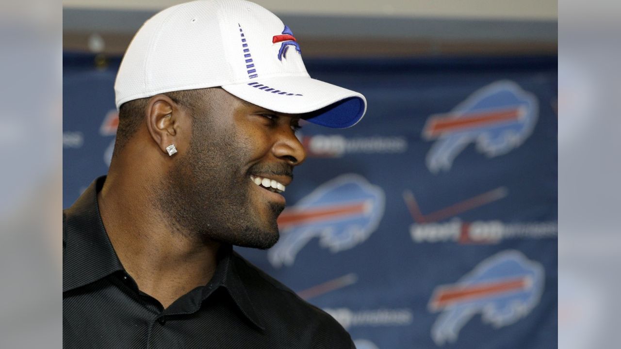 Mario Williams Will Always Be in the Shadow of Buffalo Bills