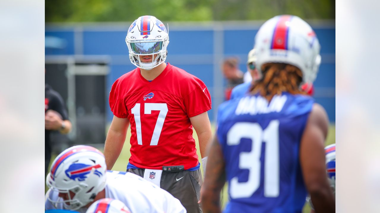 One Bills Live on Twitter: Back from our long weekend hiatus & the # Bills are back on the field. All the latest from today's OTAs starting at  1:00pm. Coming up: 1:30pm 