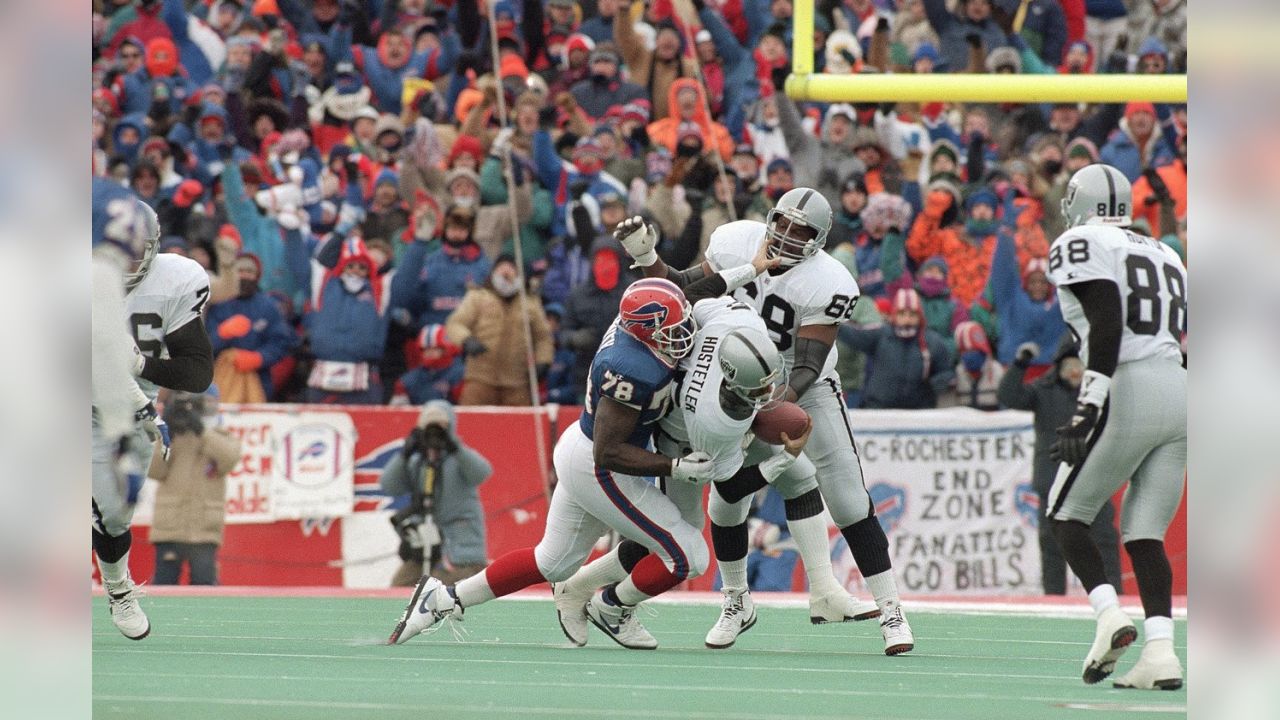 The 20 Best NFL Defensive Player Seasons in the Last 25 Years - 14. Bruce  Smith, Buffalo Bills (1996)