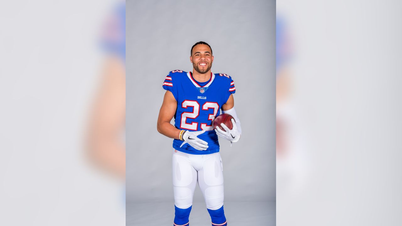 Foxborough, Massachusetts, USA. 21st Dec, 2019. Buffalo Bills punter Corey  Bojorquez (9) warms up before the NFL football game between the Buffalo  Bills and the New England Patriots at Gillette Stadium, in