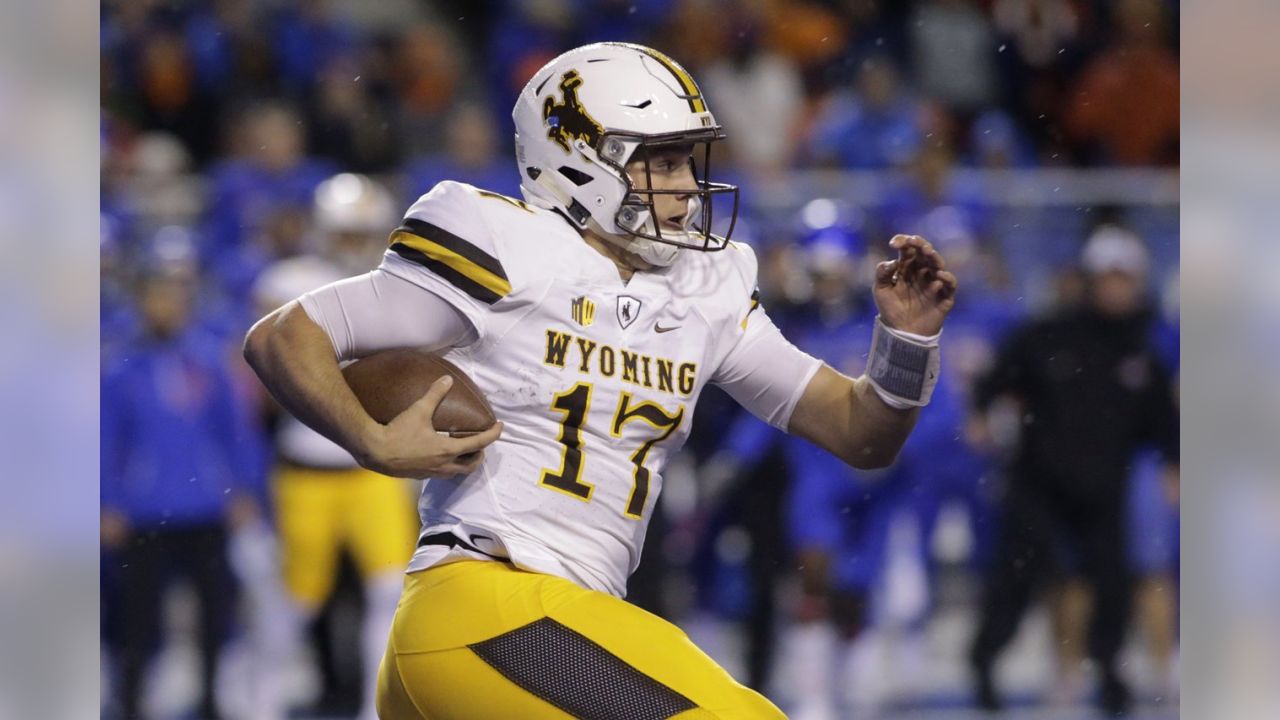 Josh Allen signs on eve of training camp