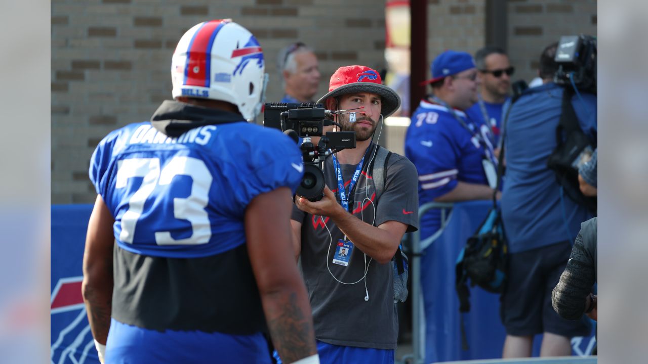 Dion Dawkins doesn't want to compare 7-2 Buffalo Bills to Jim