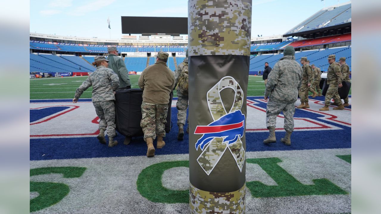 DVIDS - Images - 2019 Buffalo Bills Salute to Service Game: Pregame  Ceremony [Image 1 of 8]