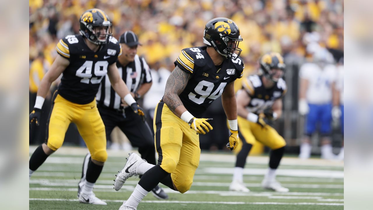 Iowa Football's AJ Epenesa Declares for NFL Draft - Black Heart