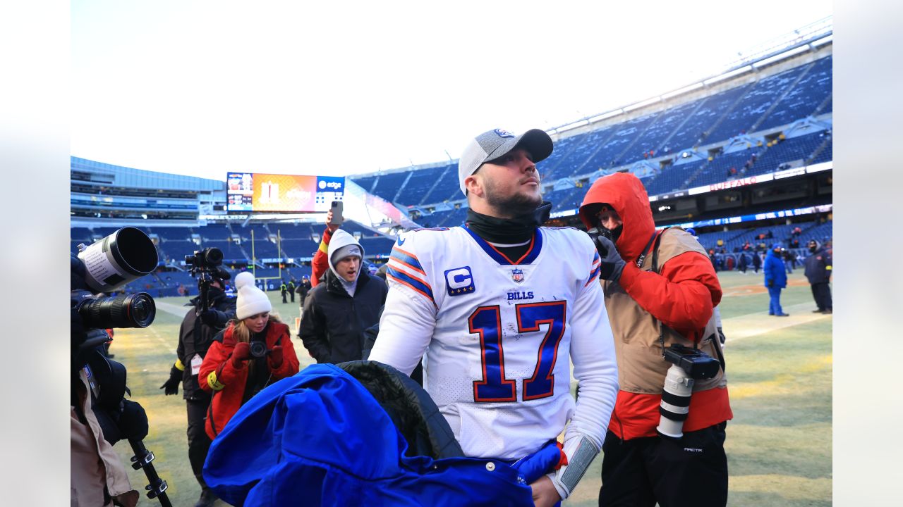 Bills run over Bears, clinch third straight AFC East title