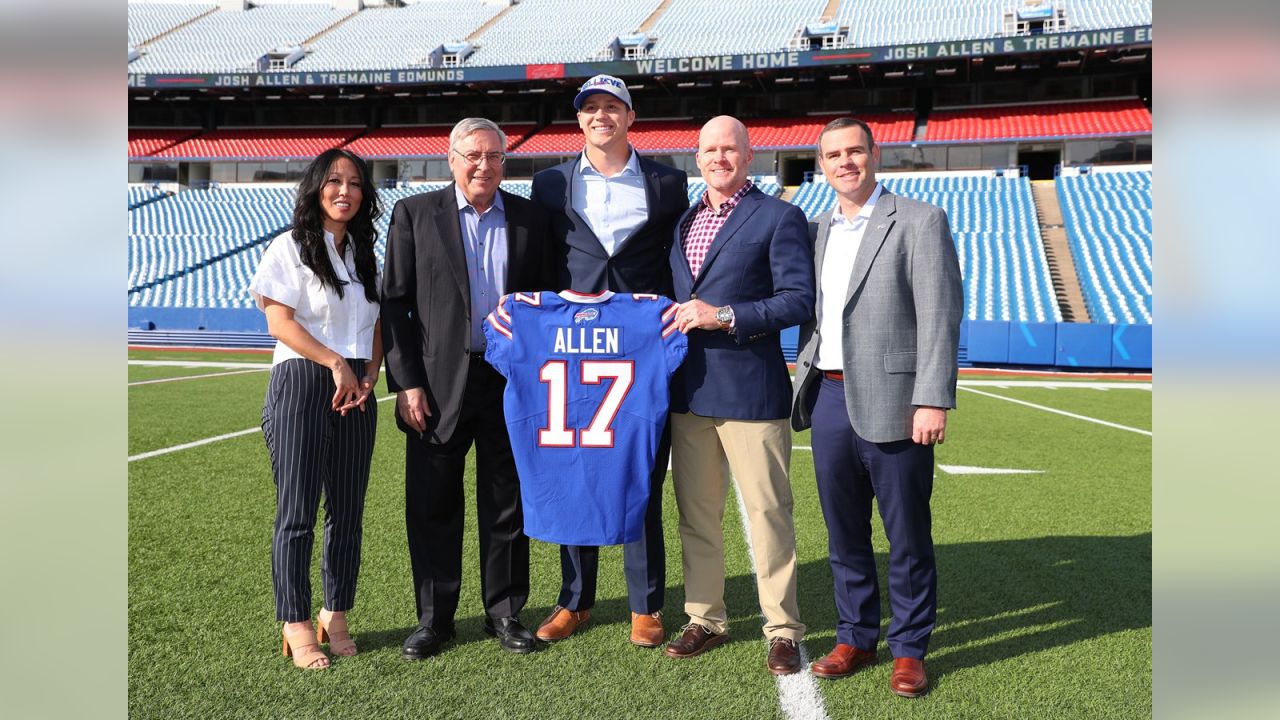 Football, life a family affair for Tremaine Edmunds