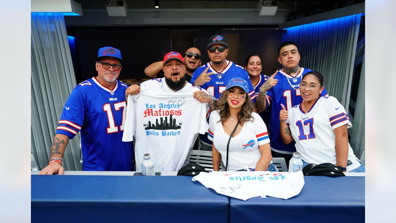 Buffalo Bills vs. Los Angeles Rams. Fans support on NFL Game. Silhouette of  supporters, big screen with two rivals in background Stock Photo - Alamy