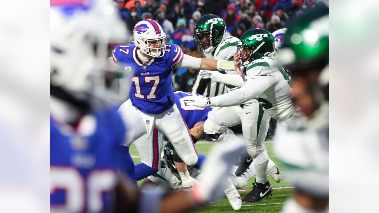 17,210 Jets Bills Stock Photos, High-Res Pictures, and Images