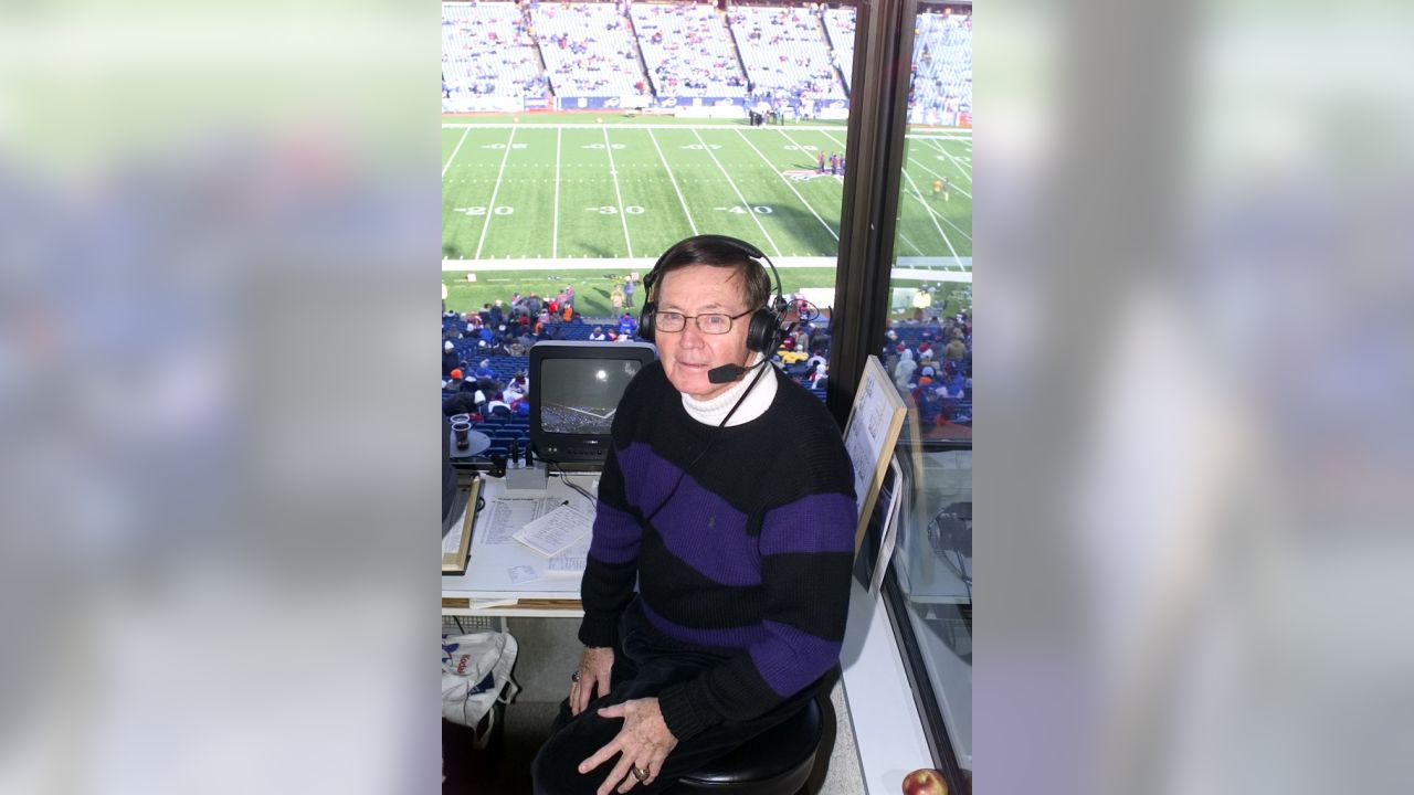 Van Miller honored as 29th member of Bills Wall of Fame