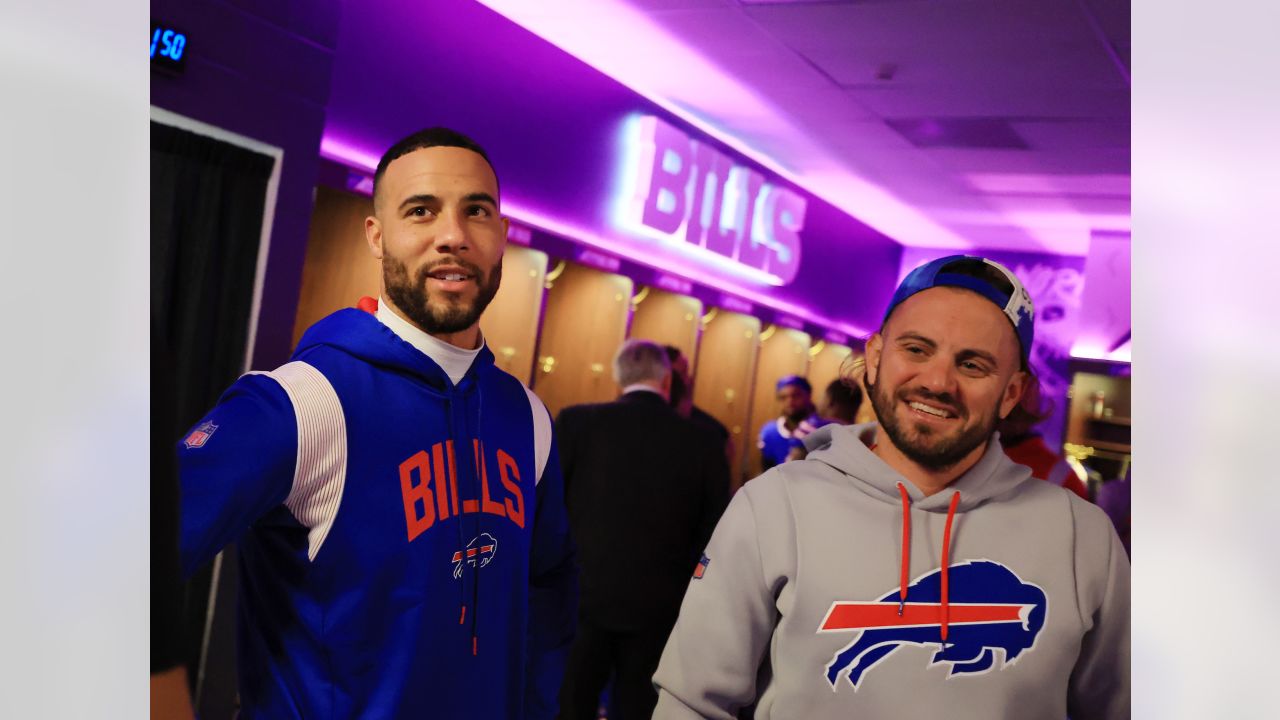 Buffalo Bills safety Jordan Poyer (21) and cornerback Tre'Davious White  (27) break up a pass intended for Cincinnati Bengals wide receiver Tee  Higgins (85) during the fourth quarter of an NFL division