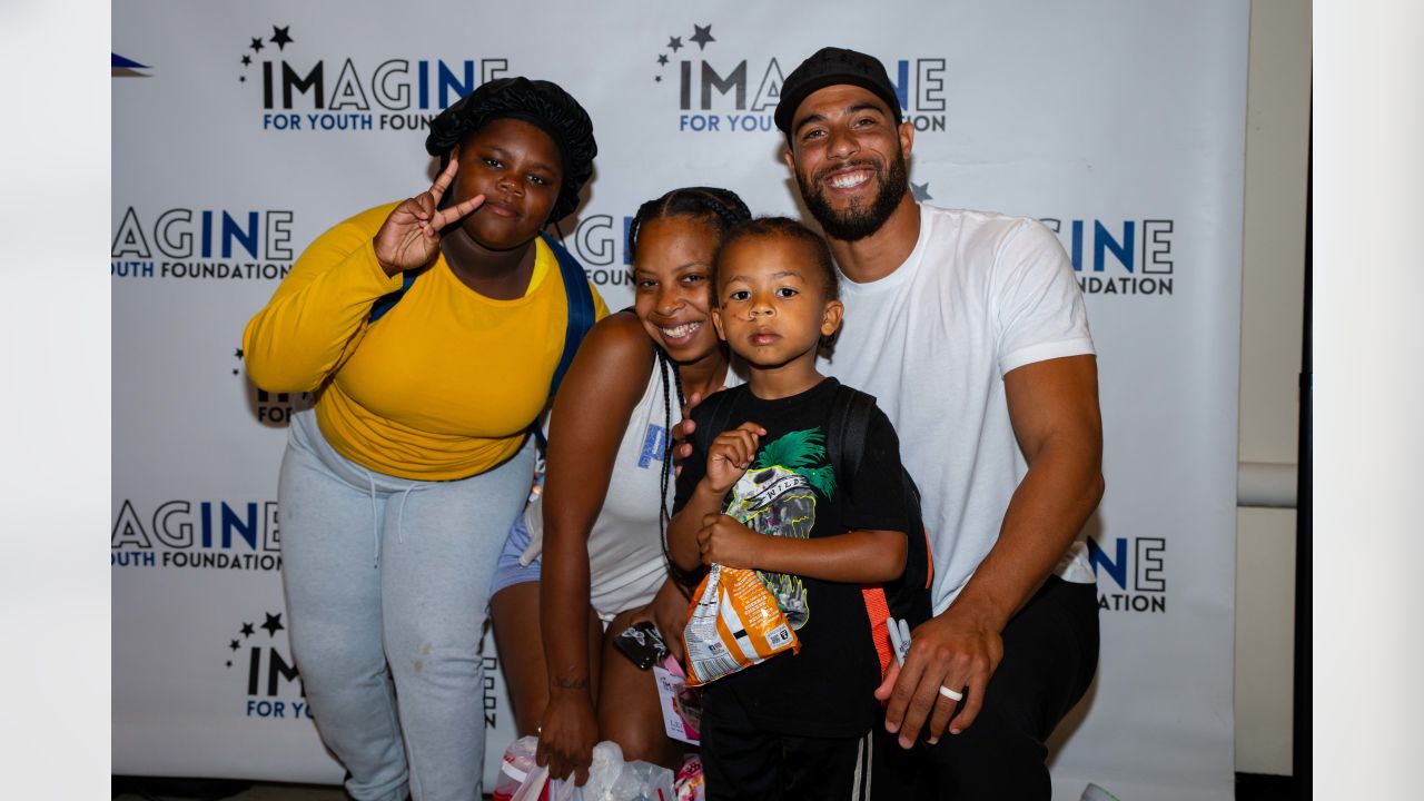 It means the world to me'  Micah Hyde hosts back to school event