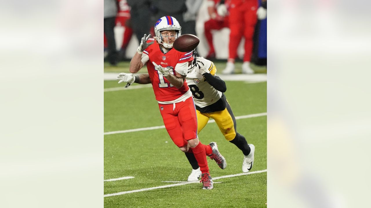 Bills WR's Message to Cole Beasley Turns Heads on Twitter