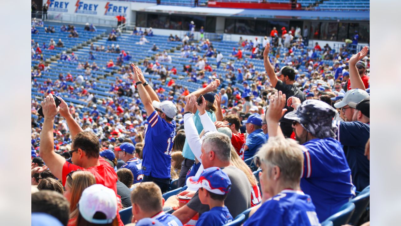 Buffalo Bills training camp: 15,000 fans attend first open practice