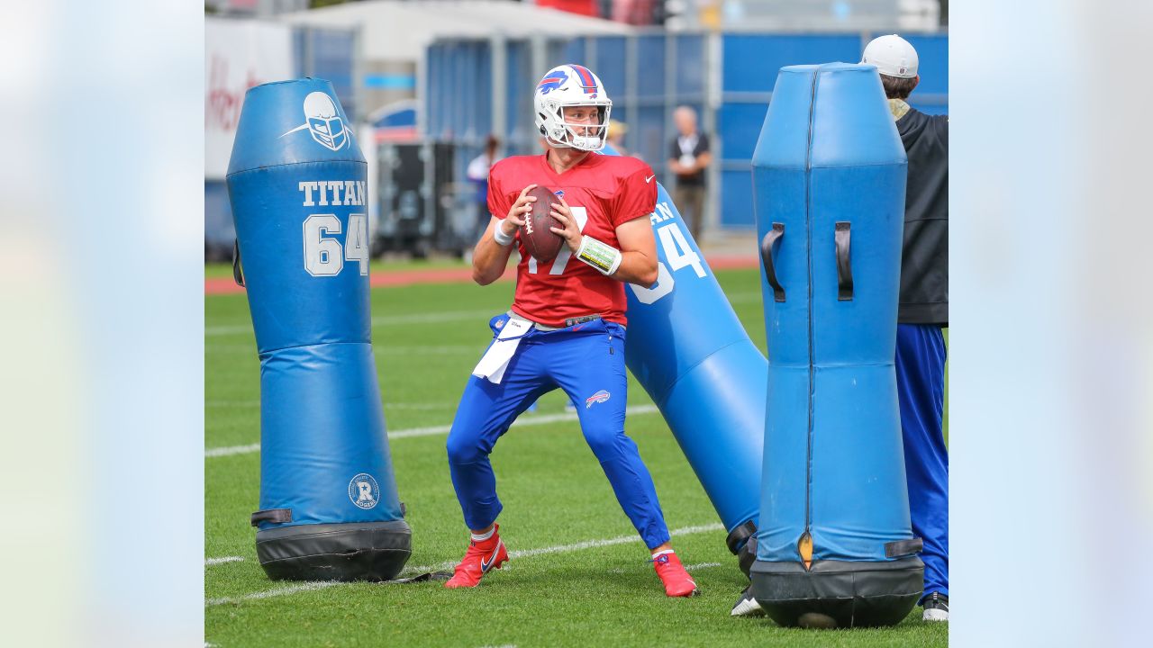 Josh Allen Buffalo Bills Player Lawn Inflatable