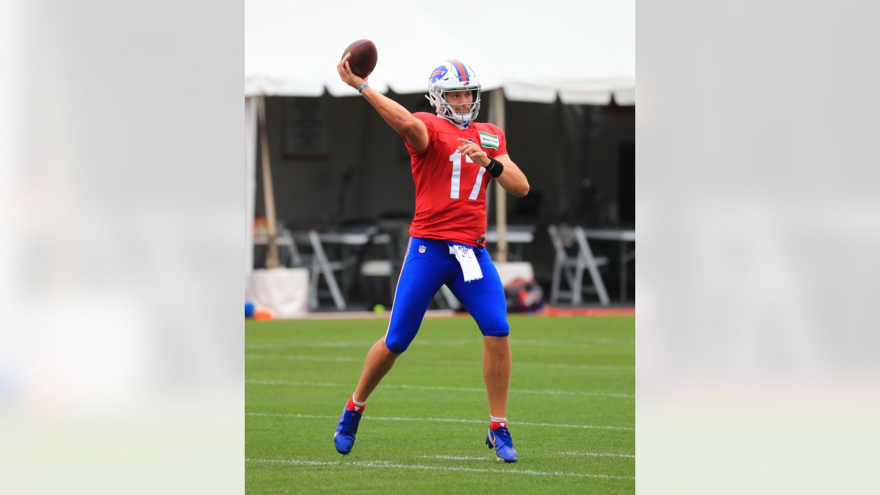 Josh Allen thrills crowd, Stefon Diggs sits out first open training camp  practice