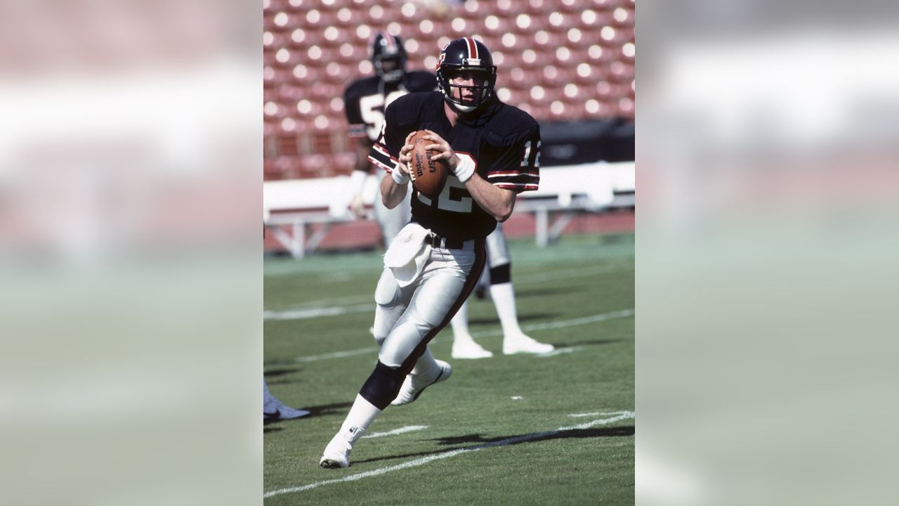 Feb. 24, 1985: Jim Kelly throws for 574 yards with Houston Gamblers