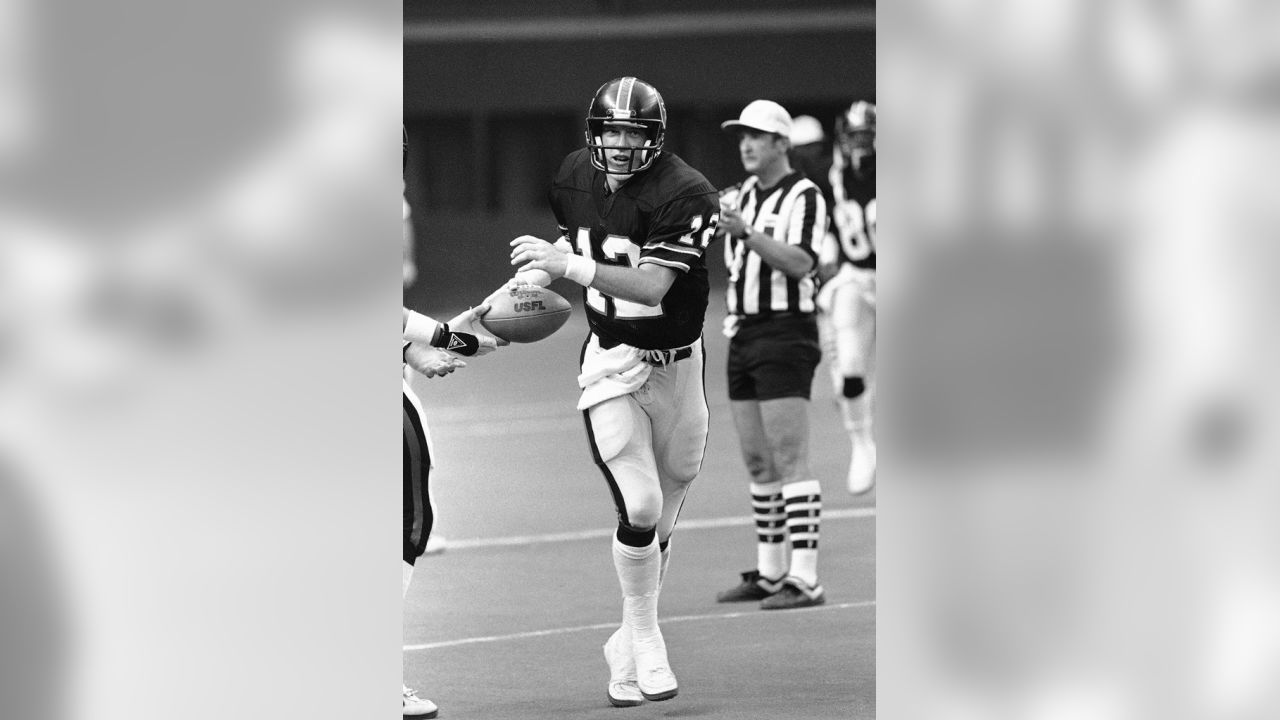 Feb. 24, 1985: Jim Kelly throws for 574 yards with Houston Gamblers