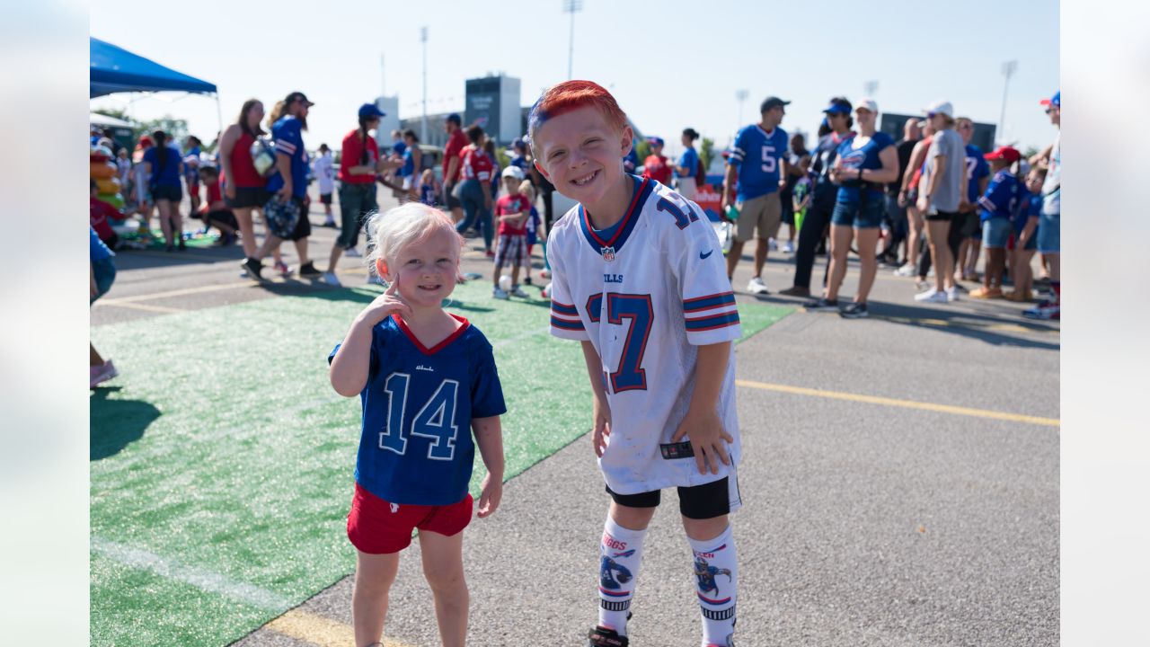 Best photos from Buffalo Bills Kids Day