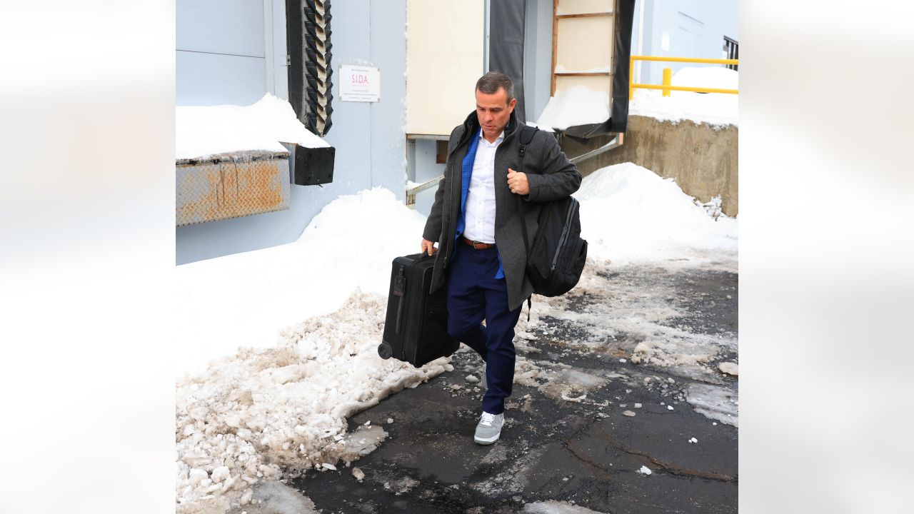 How the Bills made it to Detroit: Bills Mafia shoveling snow