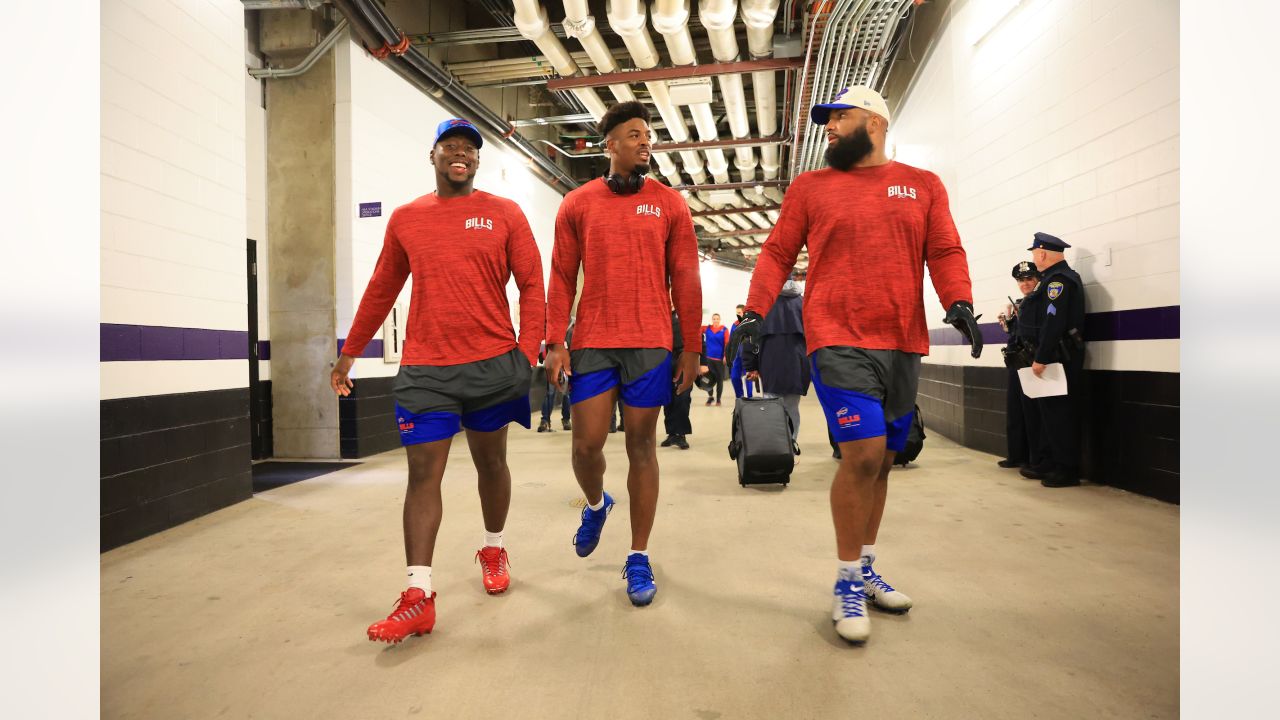 Buffalo Bills' Von Miller reps Thurman Thomas shirt pregame vs. Ravens