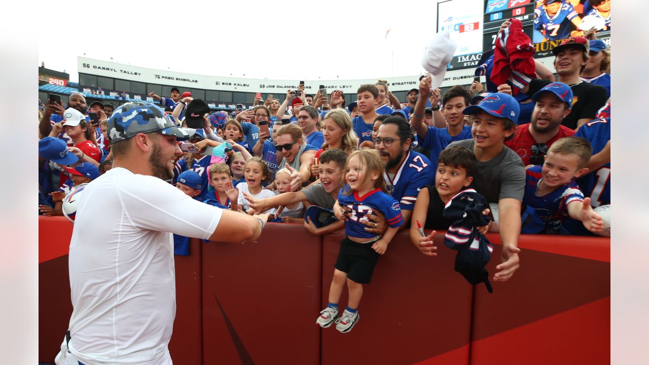 Best photos from the 2022 Return of the Blue & Red practice