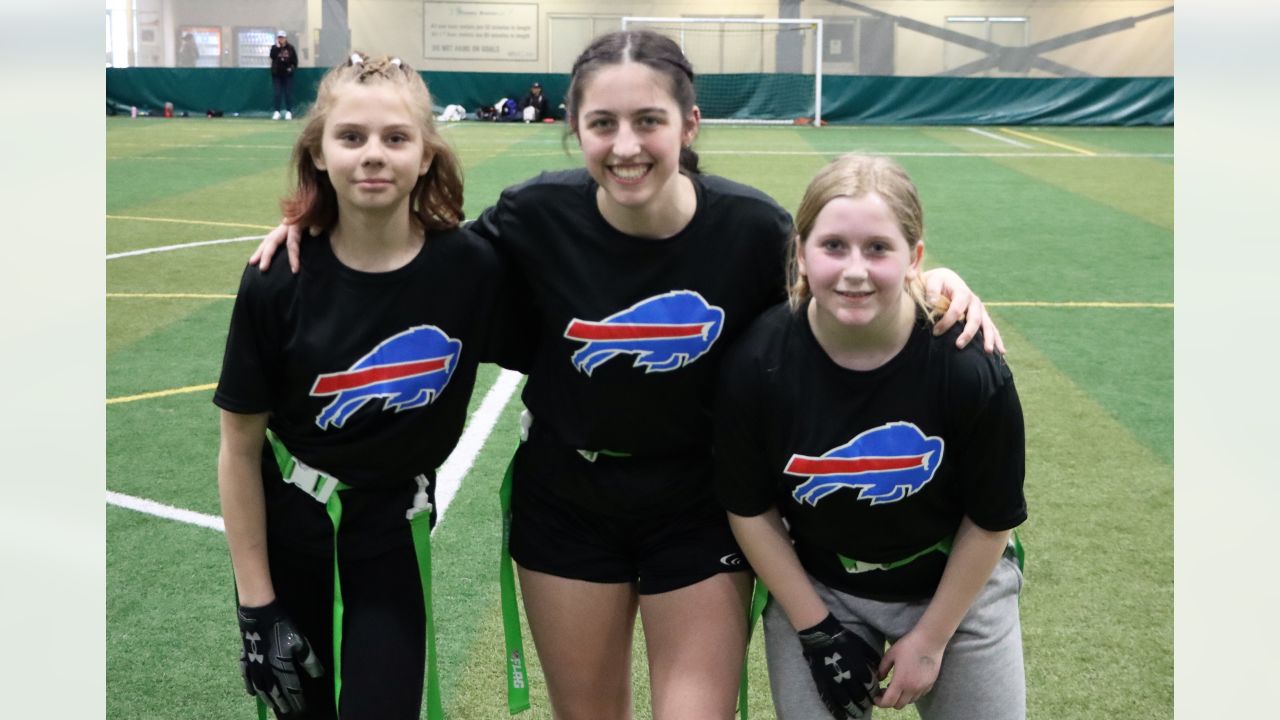 Photos: Bills alumni return to host youth football camp