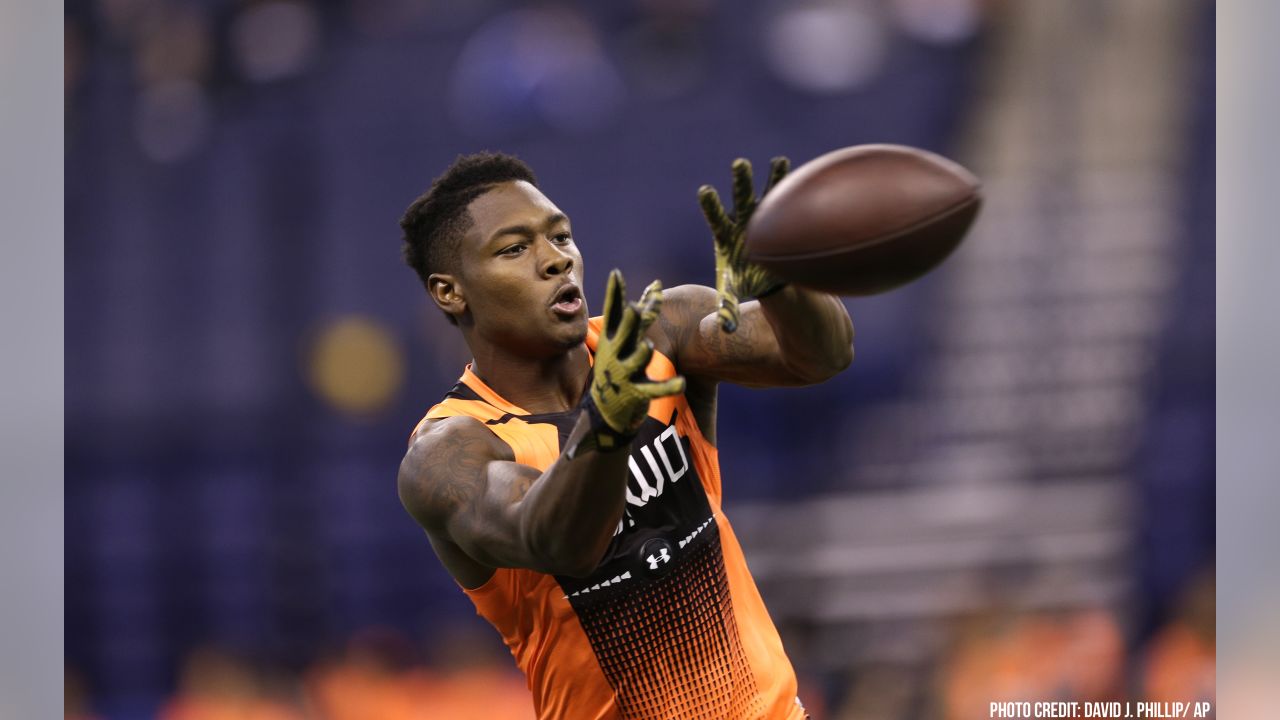 AP source: Bills to land WR Diggs in trade with Vikings