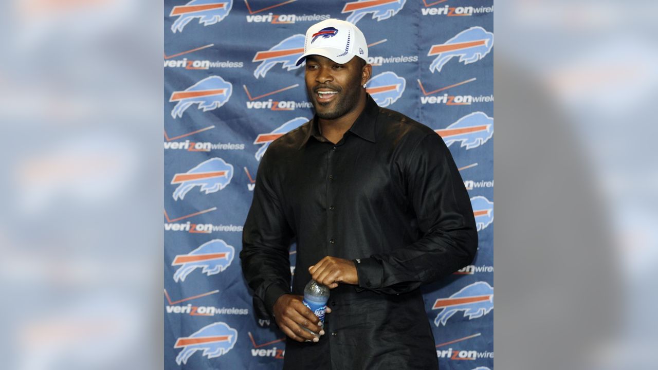 Mario Williams Will Always Be in the Shadow of Buffalo Bills