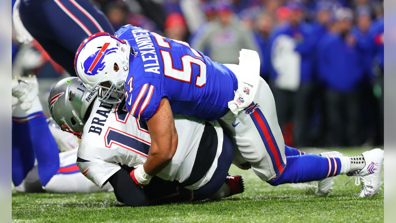 Bills embarrass Patriots, giving New England a taste of what it has dished  out before in playoffs