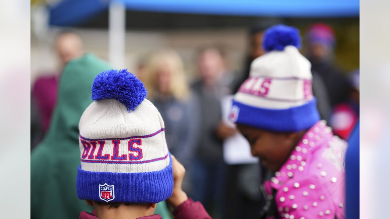 Bills Foundation and Wegmans raise $150,000 for Huddle for Hunger