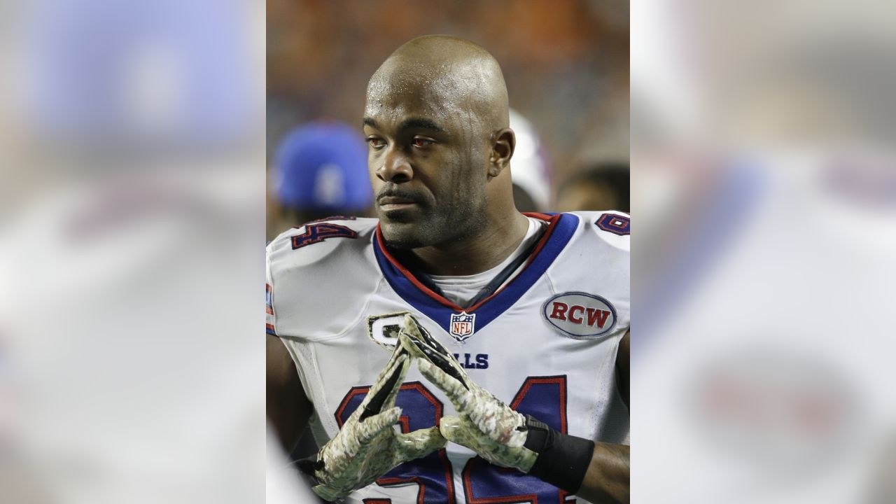 Mario Williams' red contacts, dominant play for Bills against