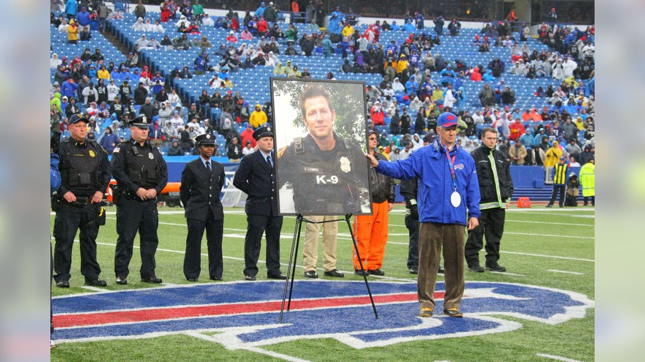 Buffalo Bills honor Officer Craig Lehner in pregame ceremony