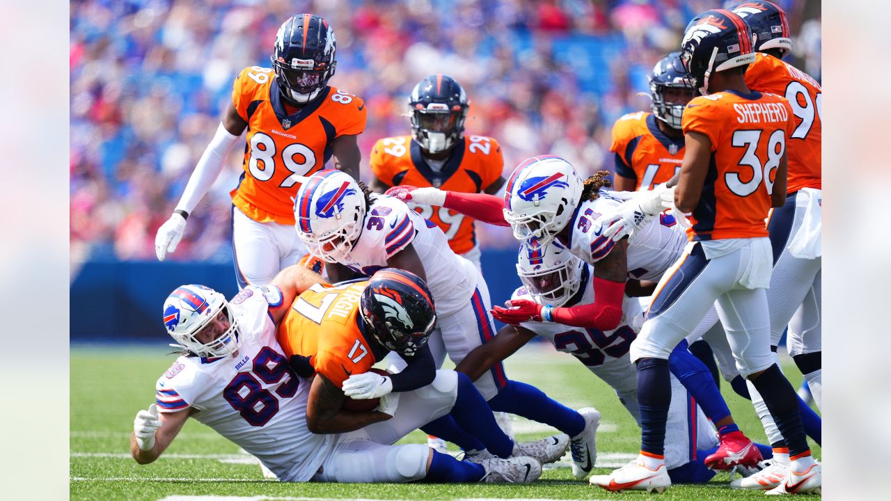 Buffalo Bills wide receiver Stevie Johnson in a preseason NFL football game  against the Denver Broncos on Saturday, Aug. 20, 2011, in Denver. (AP  Photo/Chris Schneider Stock Photo - Alamy