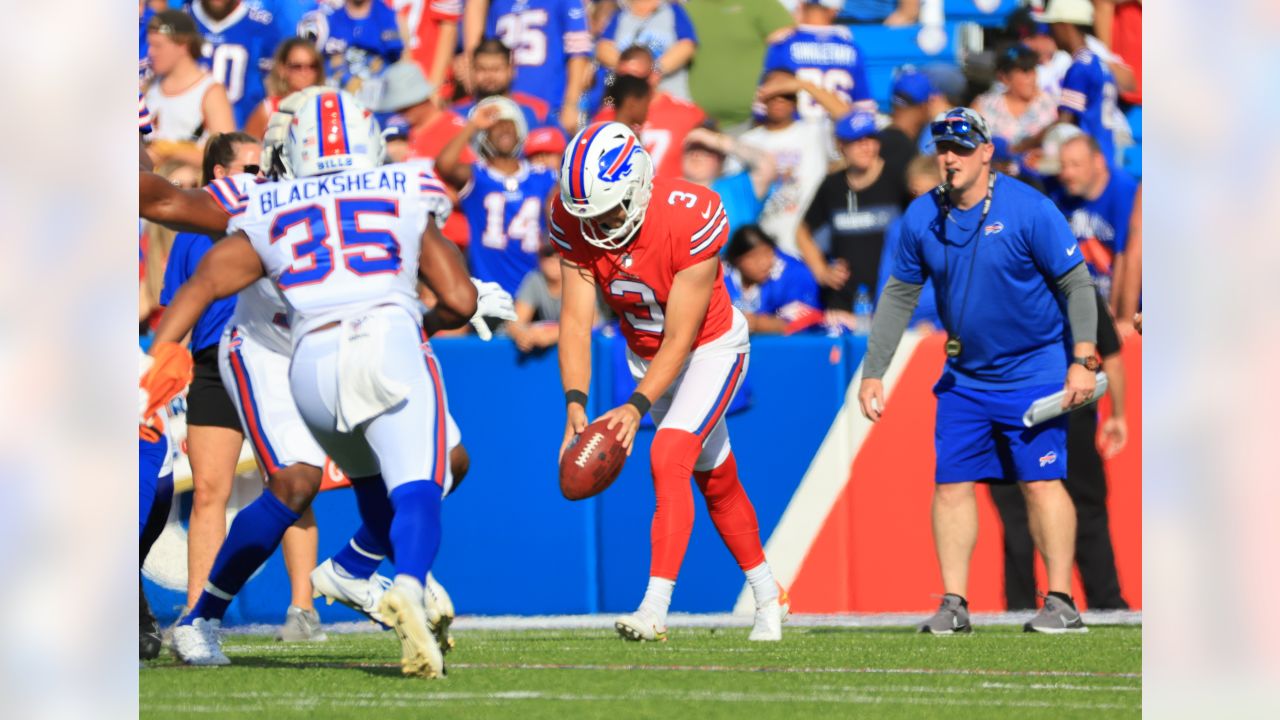 Best photos from the 2022 Return of the Blue & Red practice