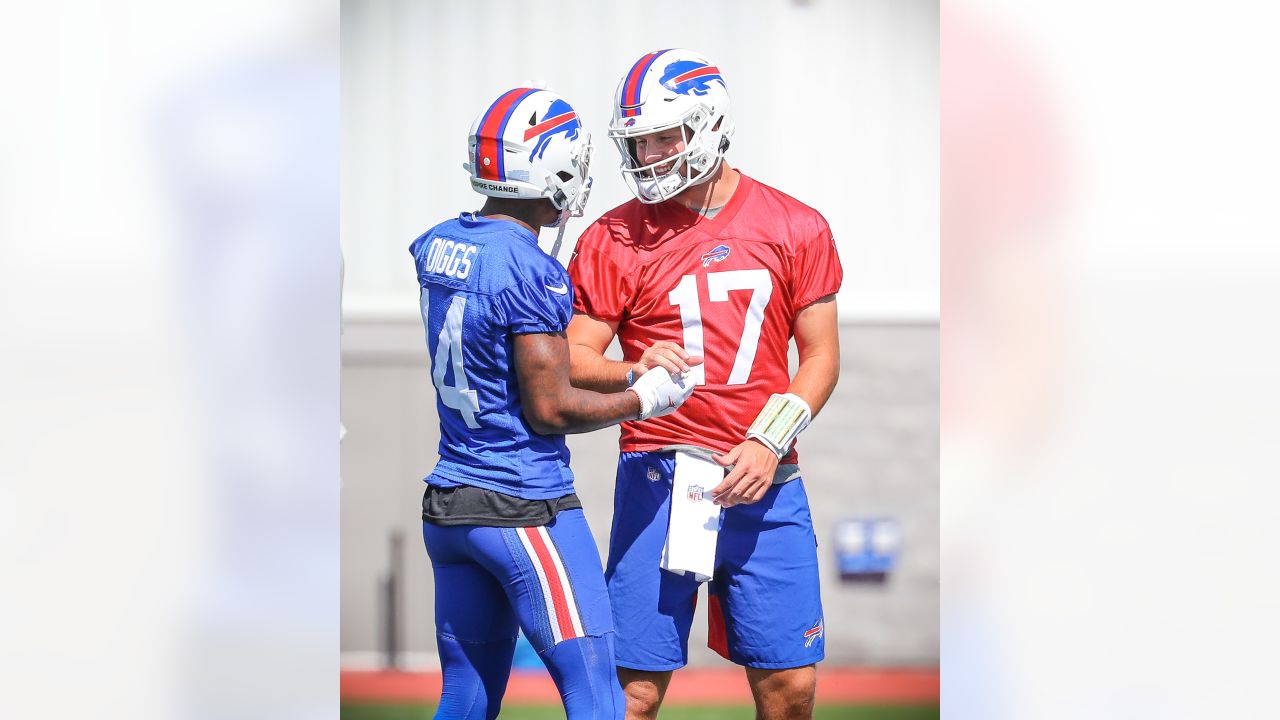 Josh Allen Tricked Bills Fans by Debuting Red Helmet at Practice - Sports  Illustrated