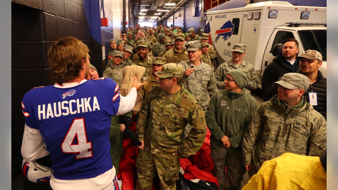 DVIDS - Images - 2019 Buffalo Bills Salute to Service Game: Pregame  Ceremony [Image 3 of 8]