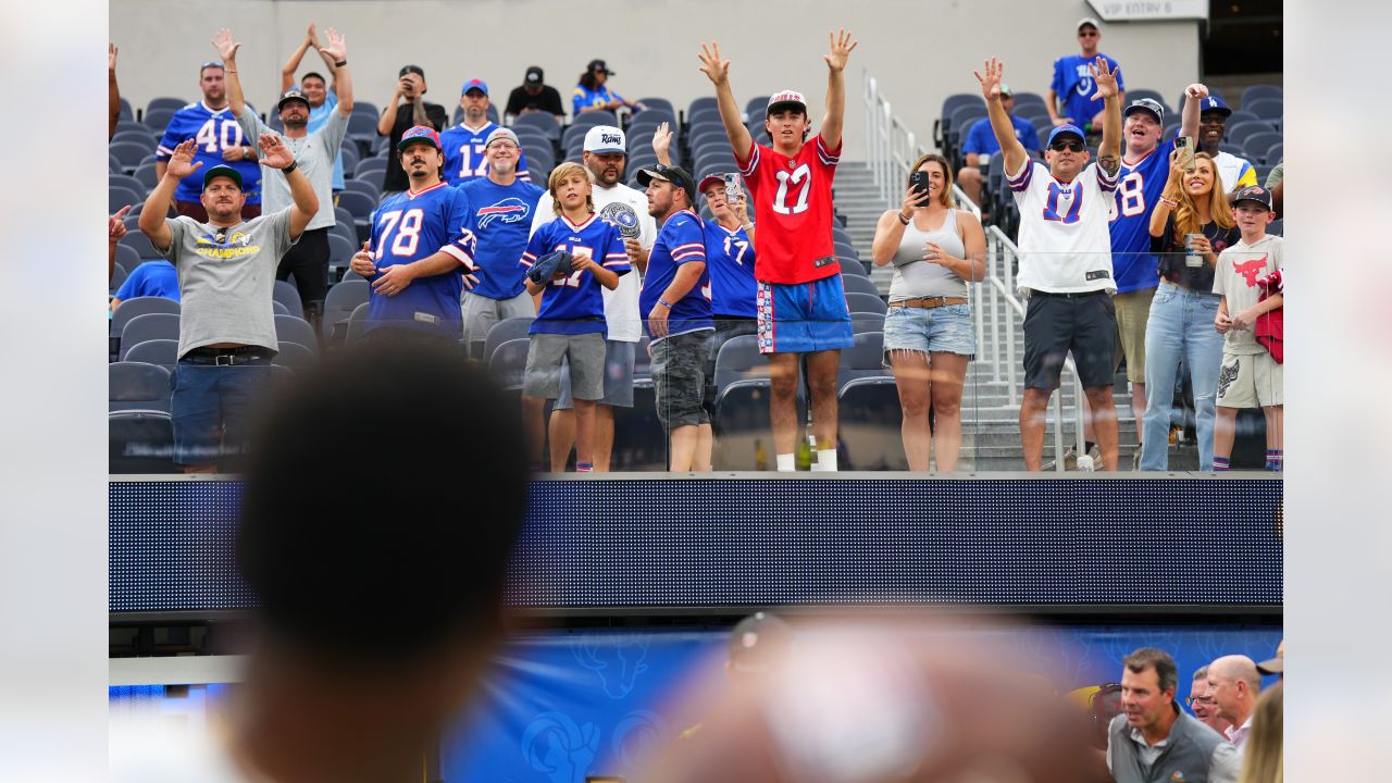 Road invasion  Bills fans show up in Los Angeles