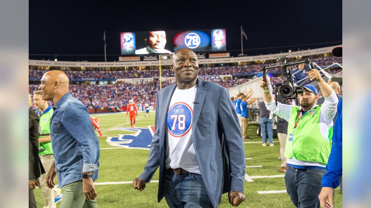 Watch: Buffalo Bills Legend Bruce Smith Goes Viral On Family Feud