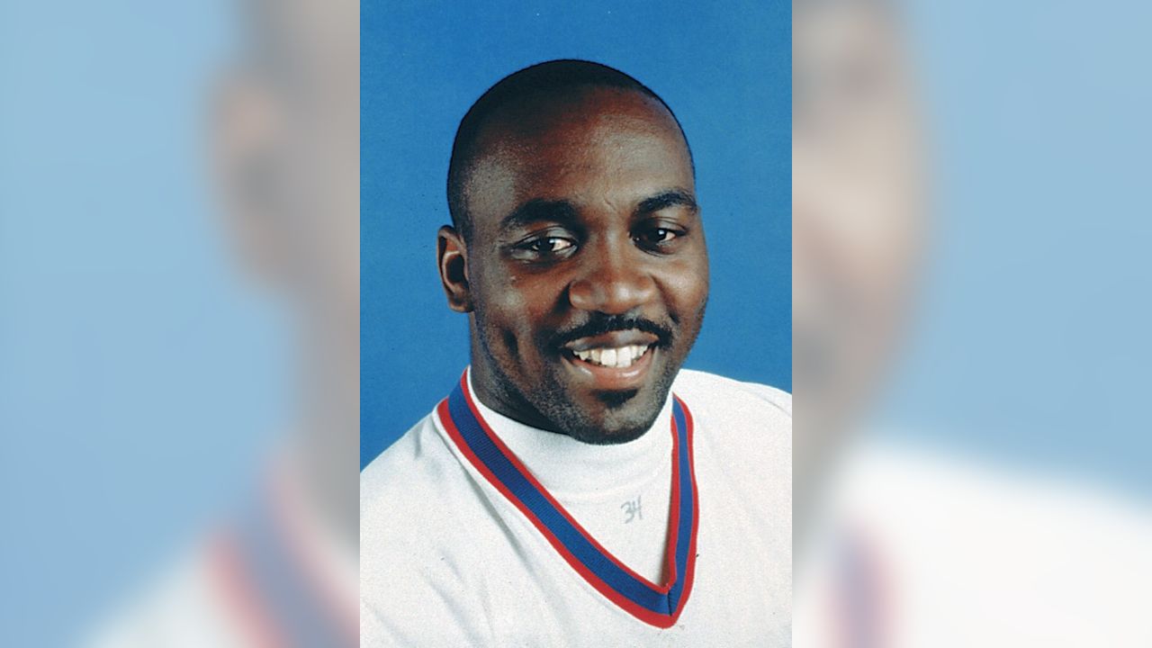 Feb. 27, 2001: Thurman Thomas retires