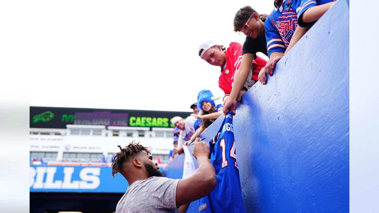 SLIDESHOW: Fans gear up for Sunday's Bills/Raiders game, Gallery