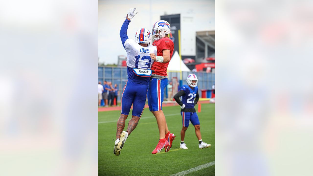 Josh Allen to play Sunday for Buffalo Bills, Dion Dawkins has COVID