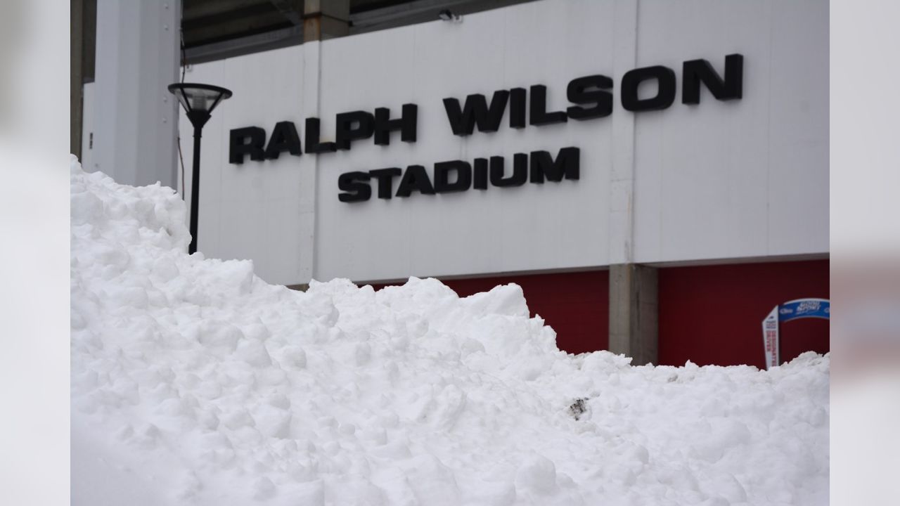 Bills Fans Making Fun of Dolphins Preparations for Snow and Cold