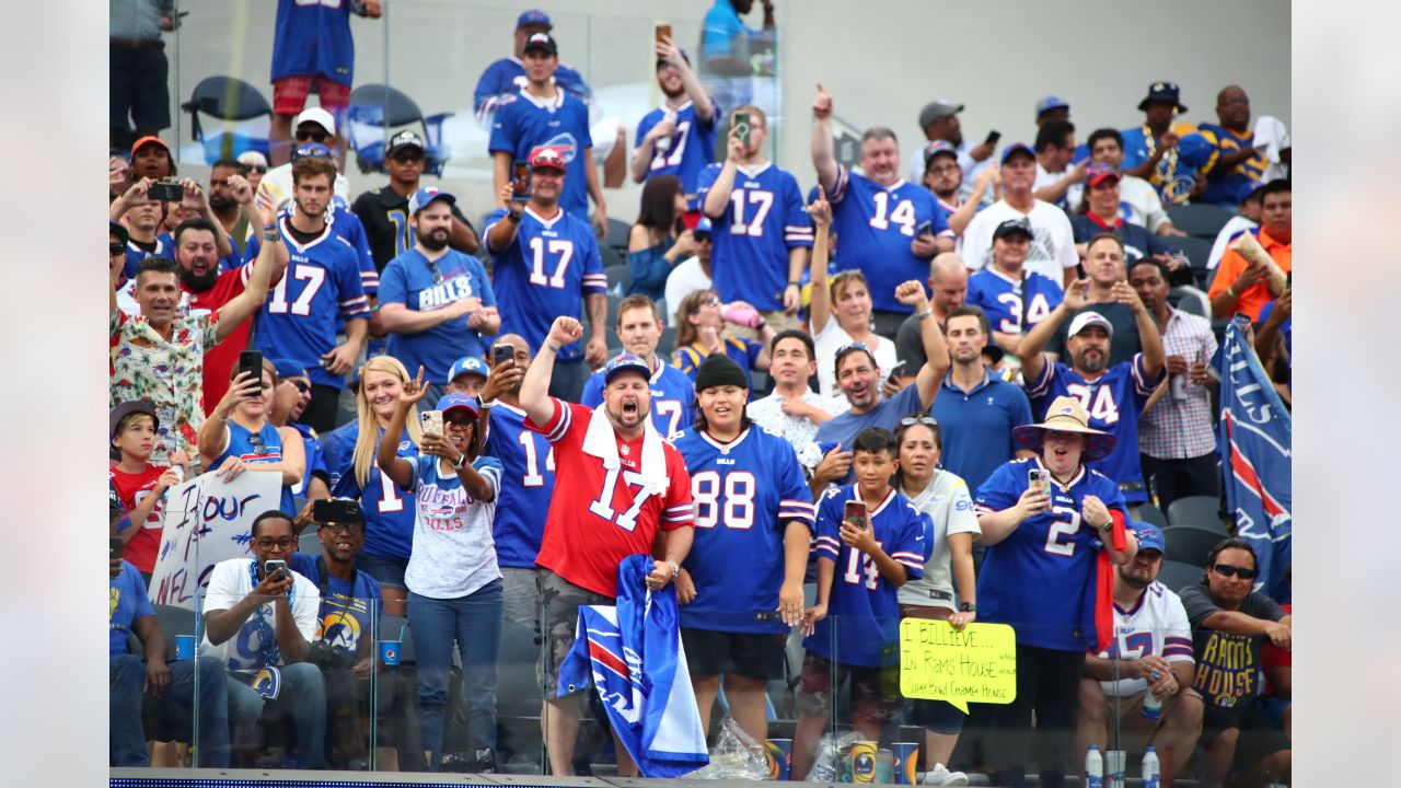 Buffalo Bills vs. Los Angeles Rams. Fans support on NFL Game. Silhouette of  supporters, big screen with two rivals in background Stock Photo - Alamy