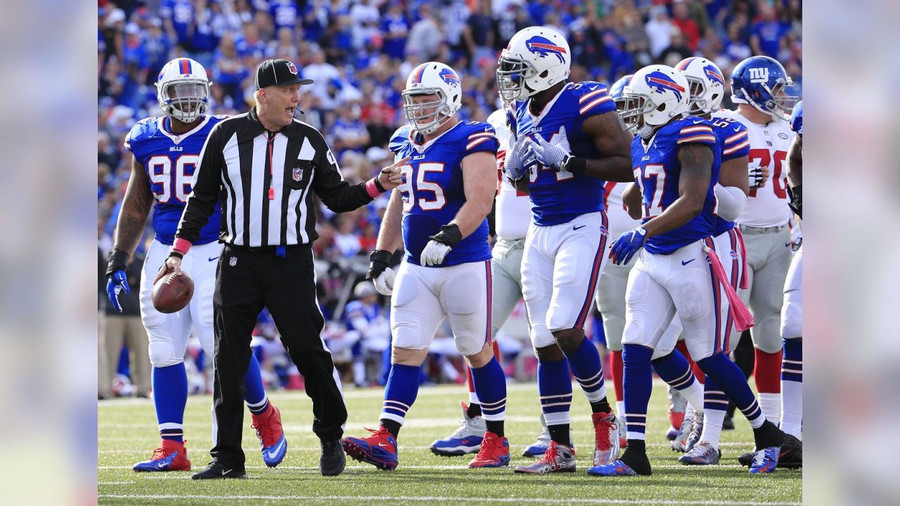 Buffalo Bills running back Karlos Williams (40) scores a touchdown against  the Carolina Panthers during the first half of an NFL preseason football  game on Friday, Aug. 14, 2015, in Orchard Park