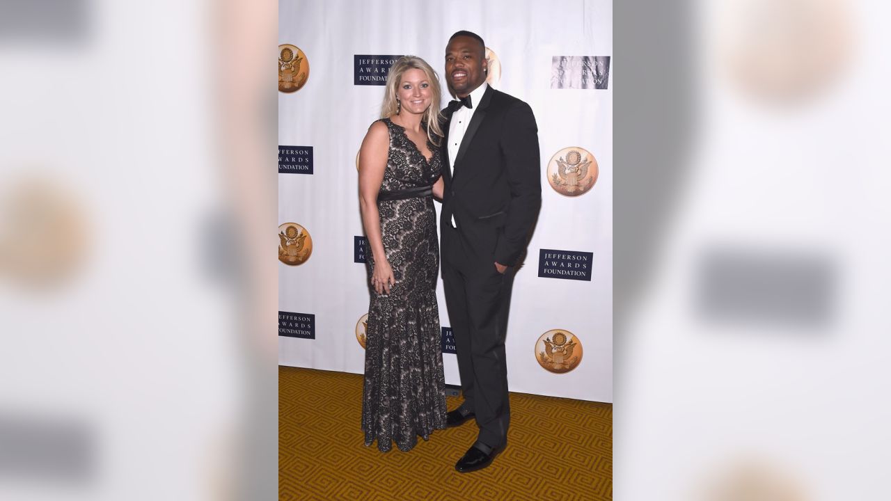 Fred Jackson Receives Jefferson Award - WBBZ-TV