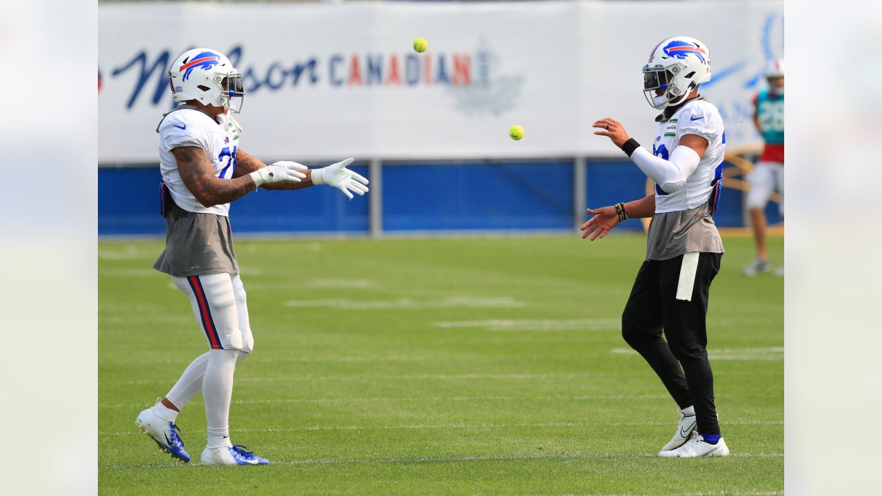 INGLEWOOD, CA - SEPTEMBER 8: Zack Moss #20 of the Bills during an