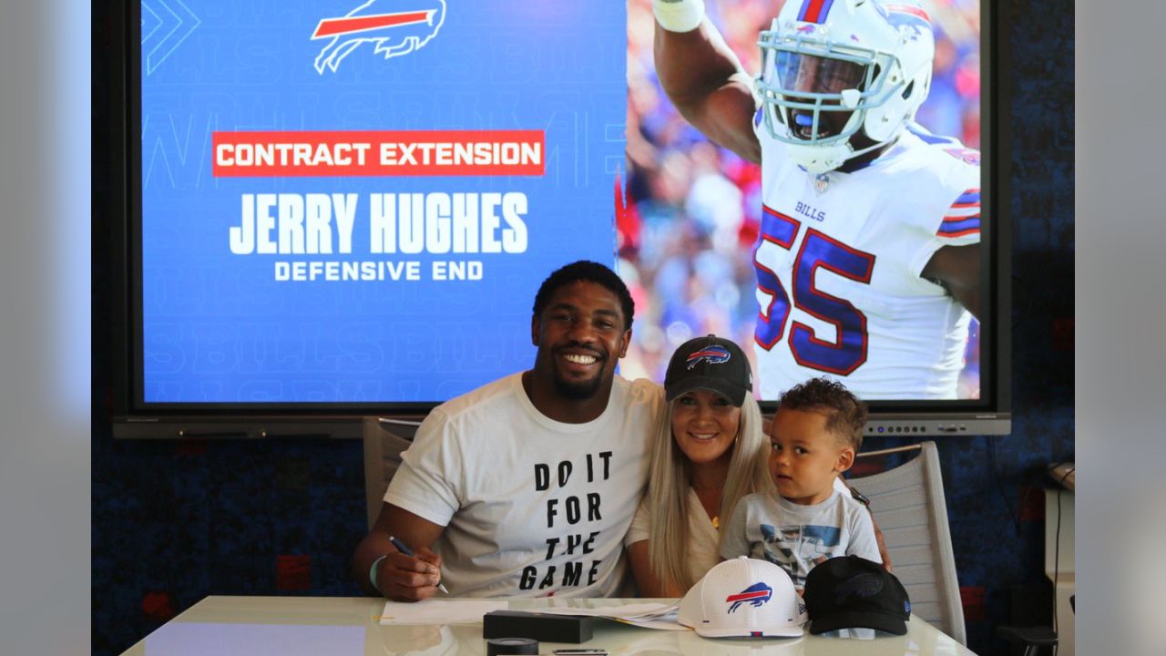 Report: Former Bills DE Jerry Hughes signs with Texans