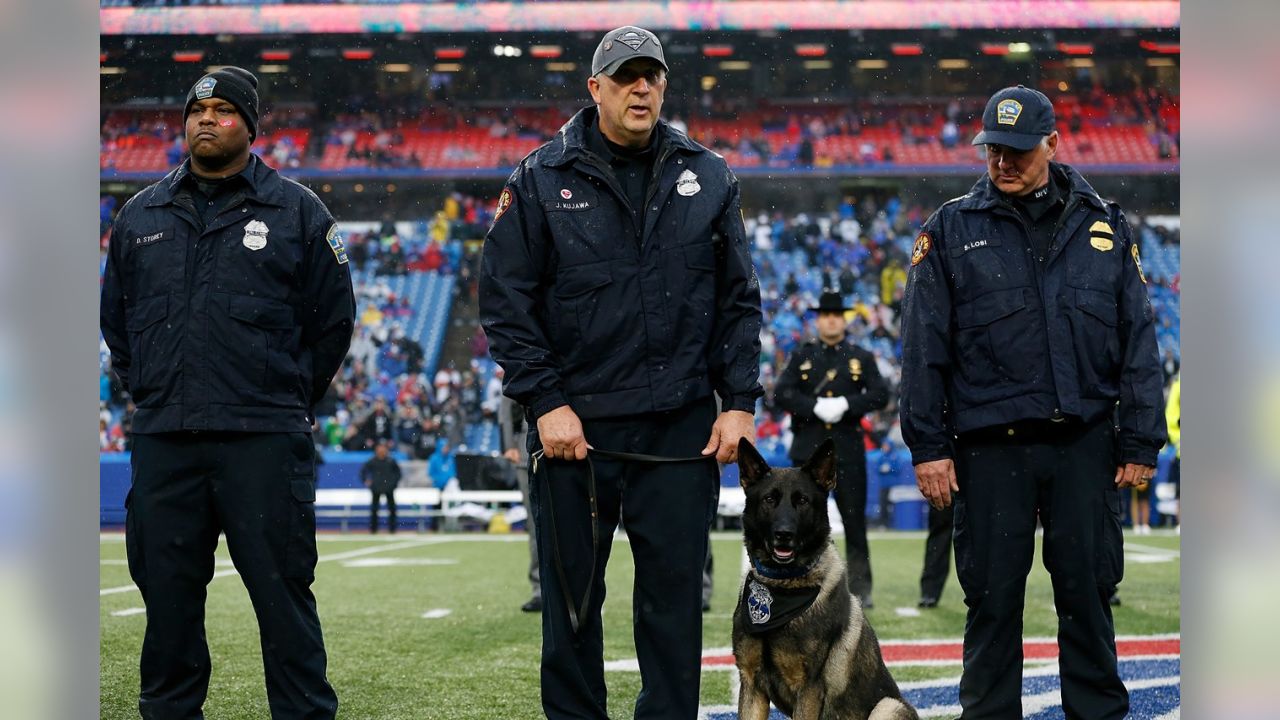 Buffalo Bills honor Officer Craig Lehner in pregame ceremony