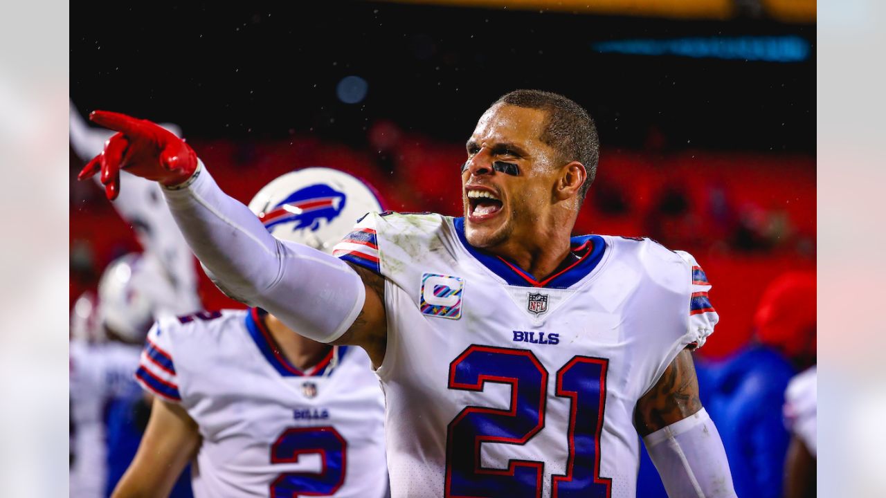 Best celebration & postgame photos from Buffalo's win over Kansas City